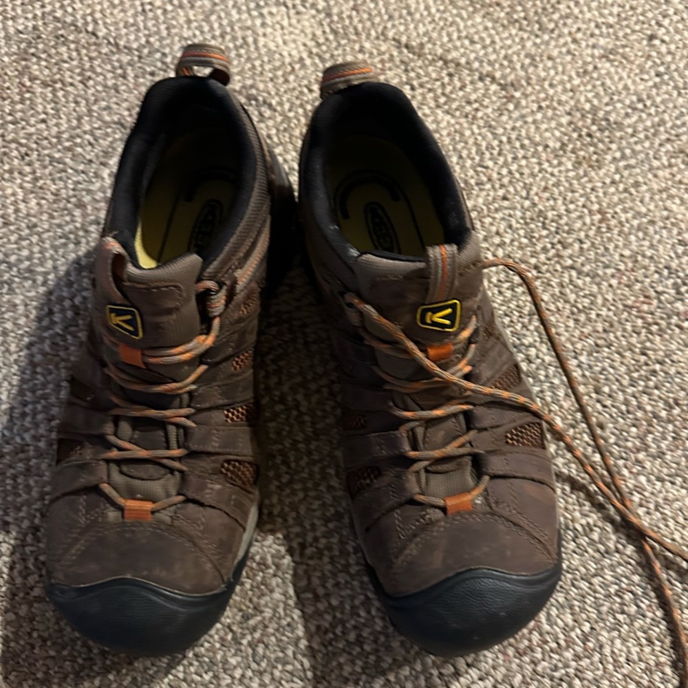 Keen Brown Athletic Shoes with Lace-up Design and Sturdy Soles